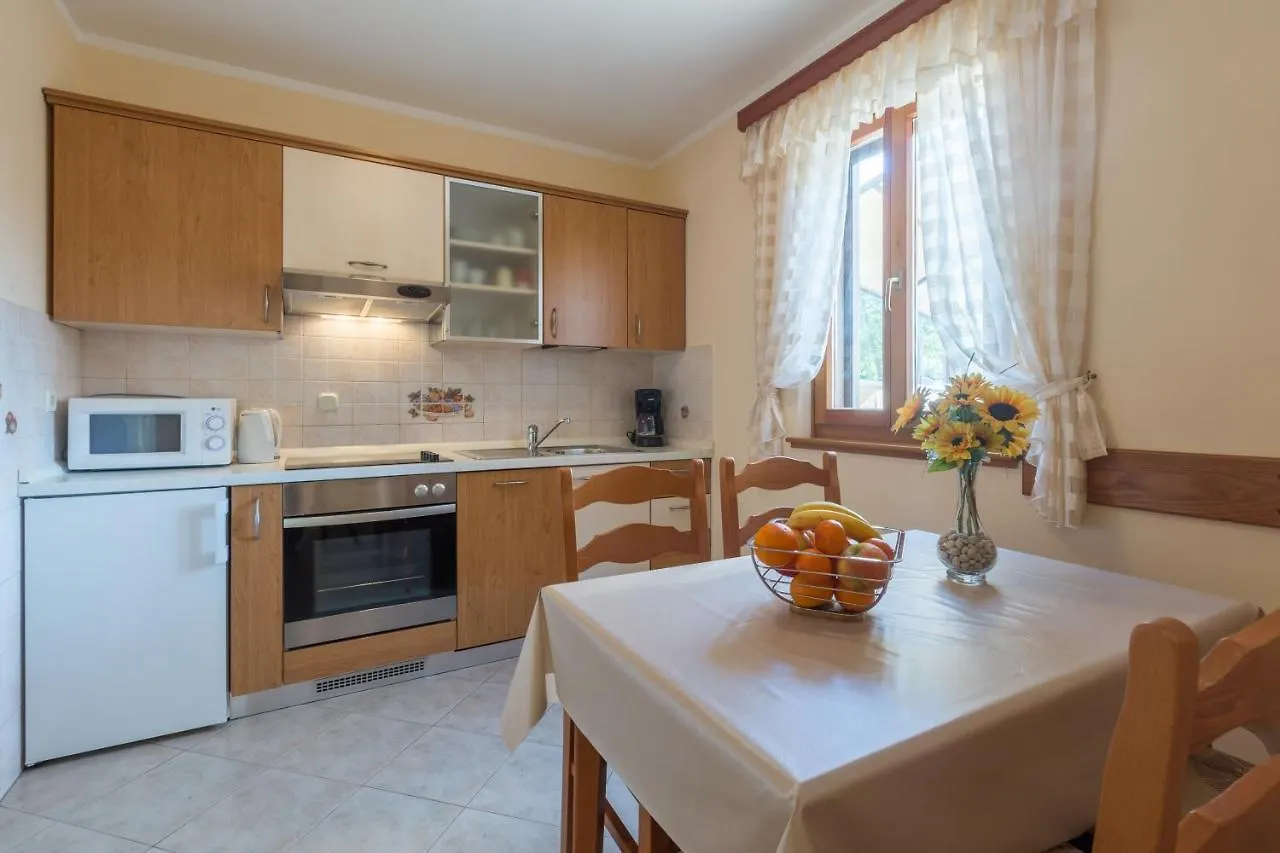 Apartments With A Parking Space Tar, Porec - 13245 Tar-Vabriga 0*,